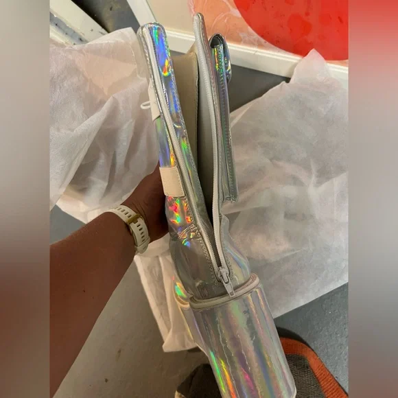 SILVER HOLOGRAM DUNE DESERT PLATFORM BOOTS by Y.R.U. - Picture 7 of 9